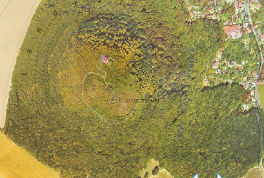 Die Landeskrone im Luftbild und als Karte